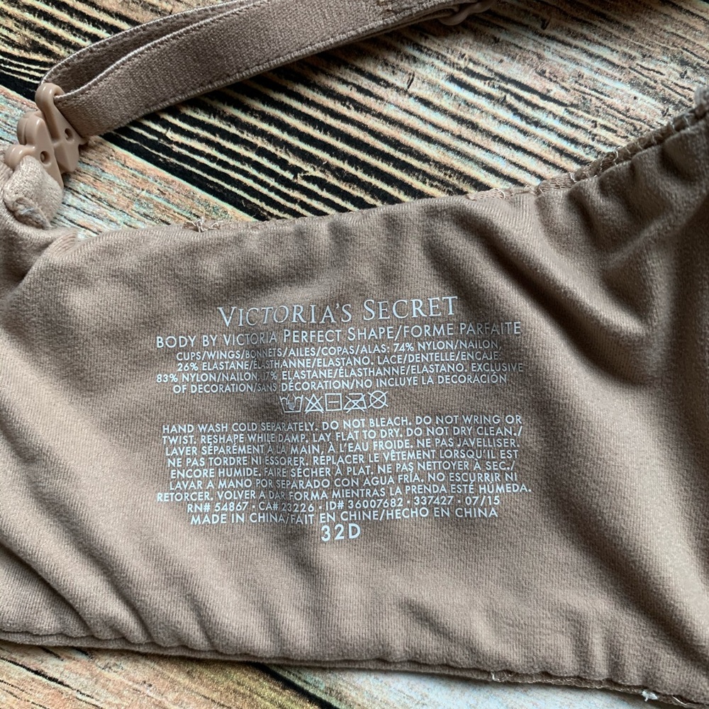 Victoria’s Secret nude push-up bra - Picture 3 of 4
